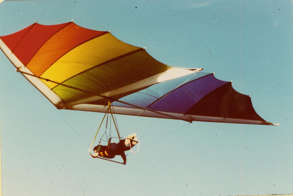 Hand gliding in Warringah