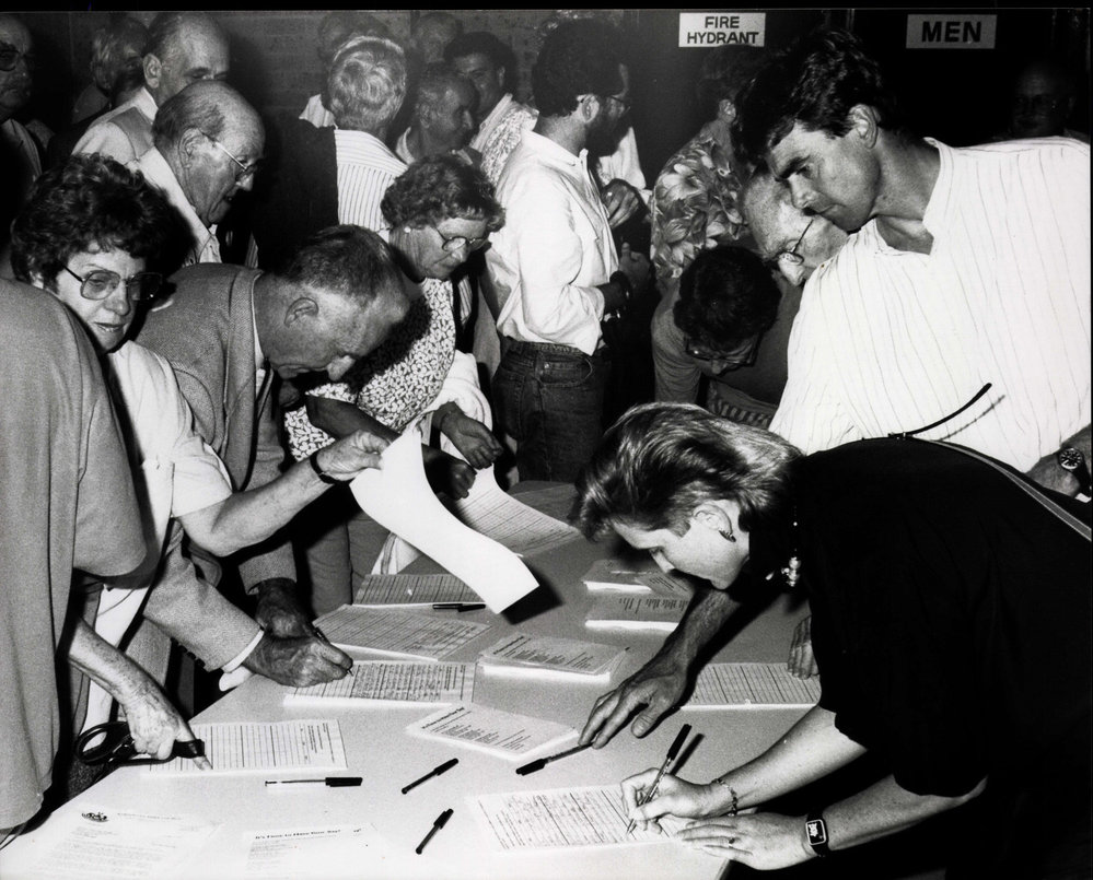 Public meeting regarding Pittwater secession, 1992