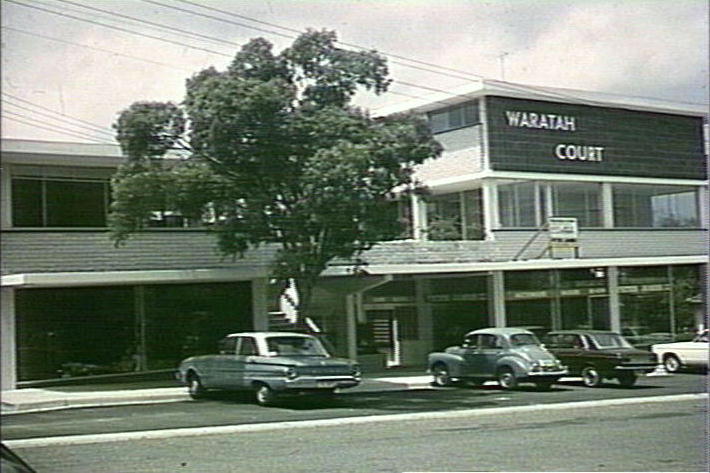 Waratah Court shopping centre, Mona Vale