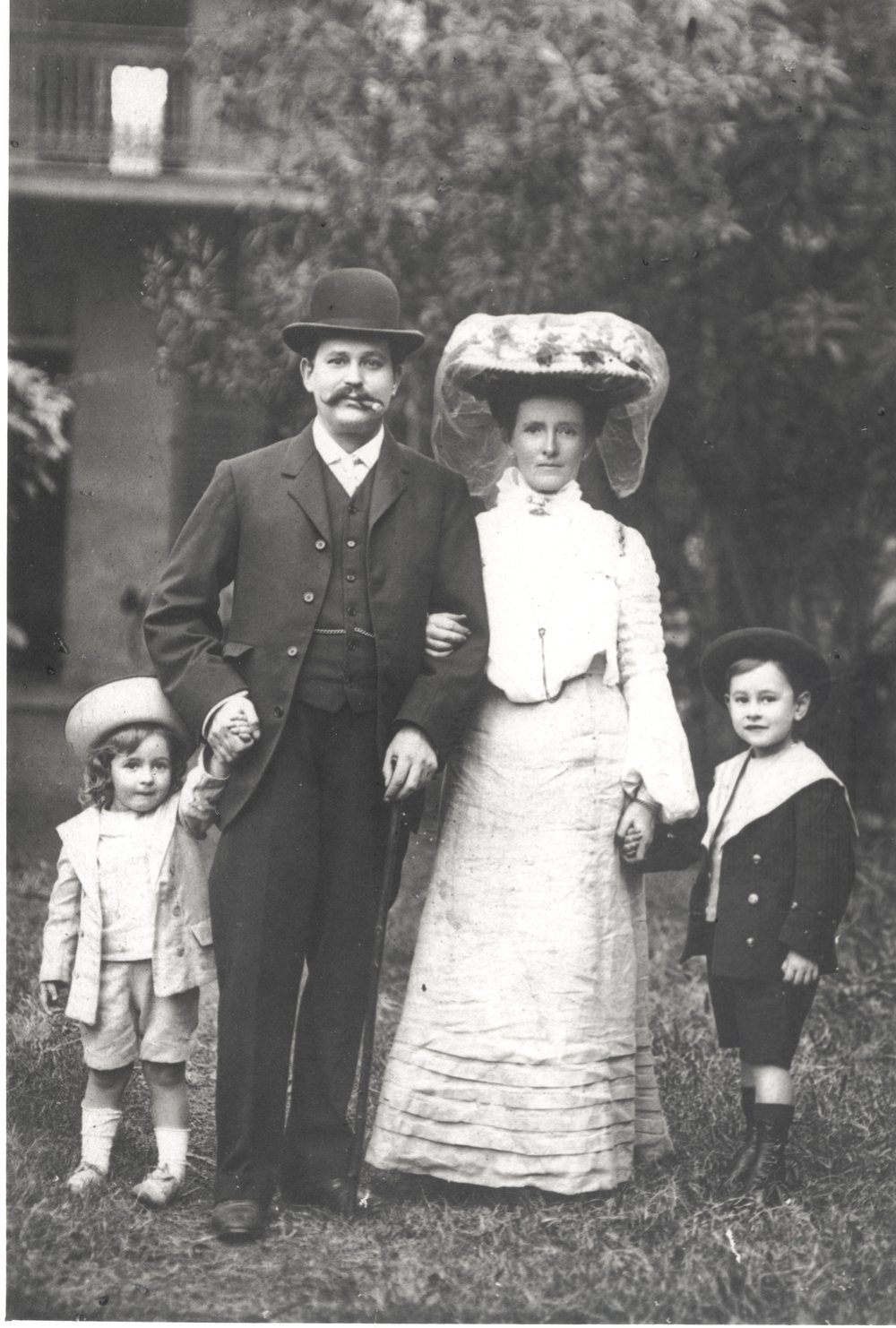 Loebel Family of the Kiosk, Freshwater