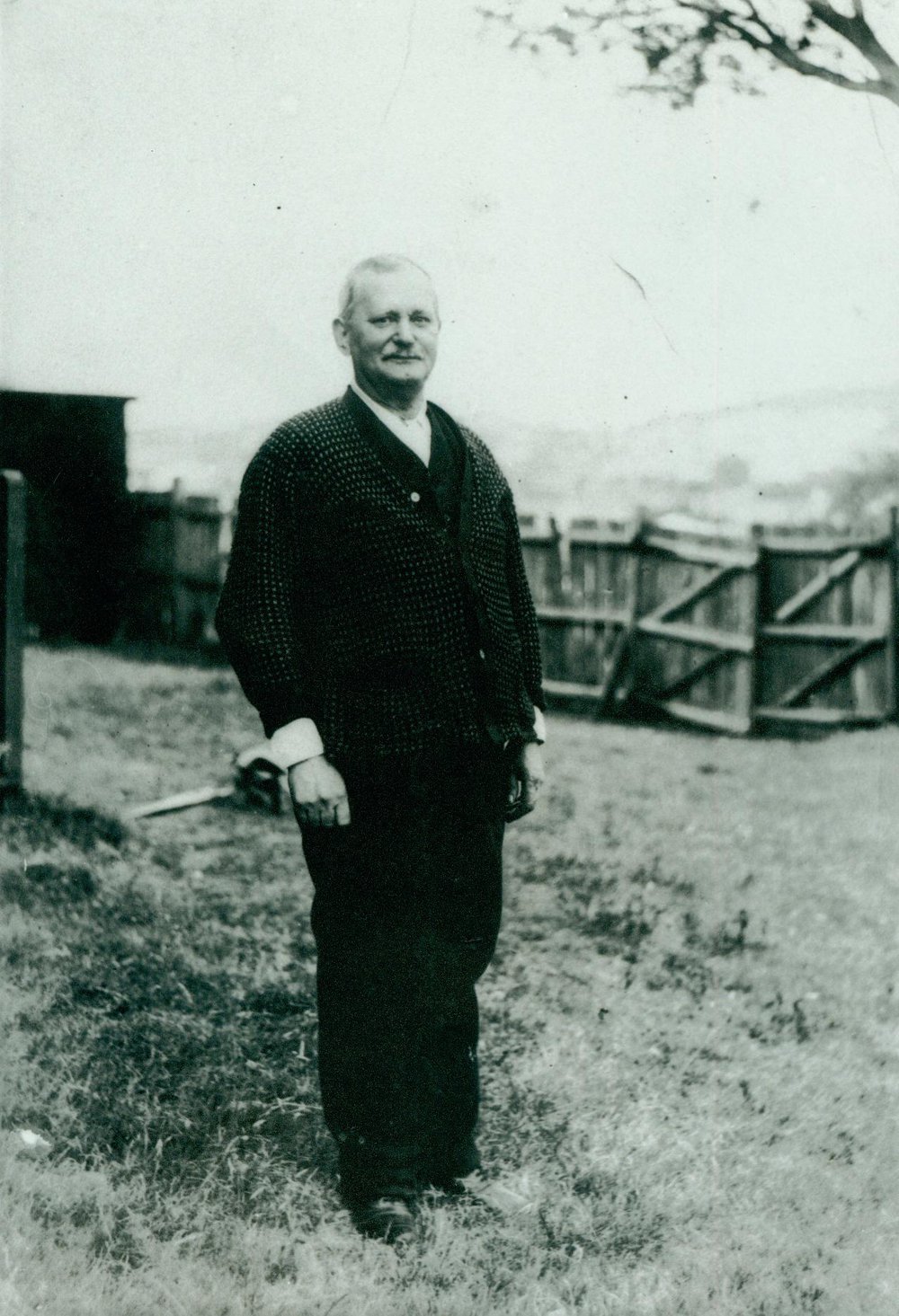 Anton Loebel at The Kiosk at Freshwater Beach, c 1920s