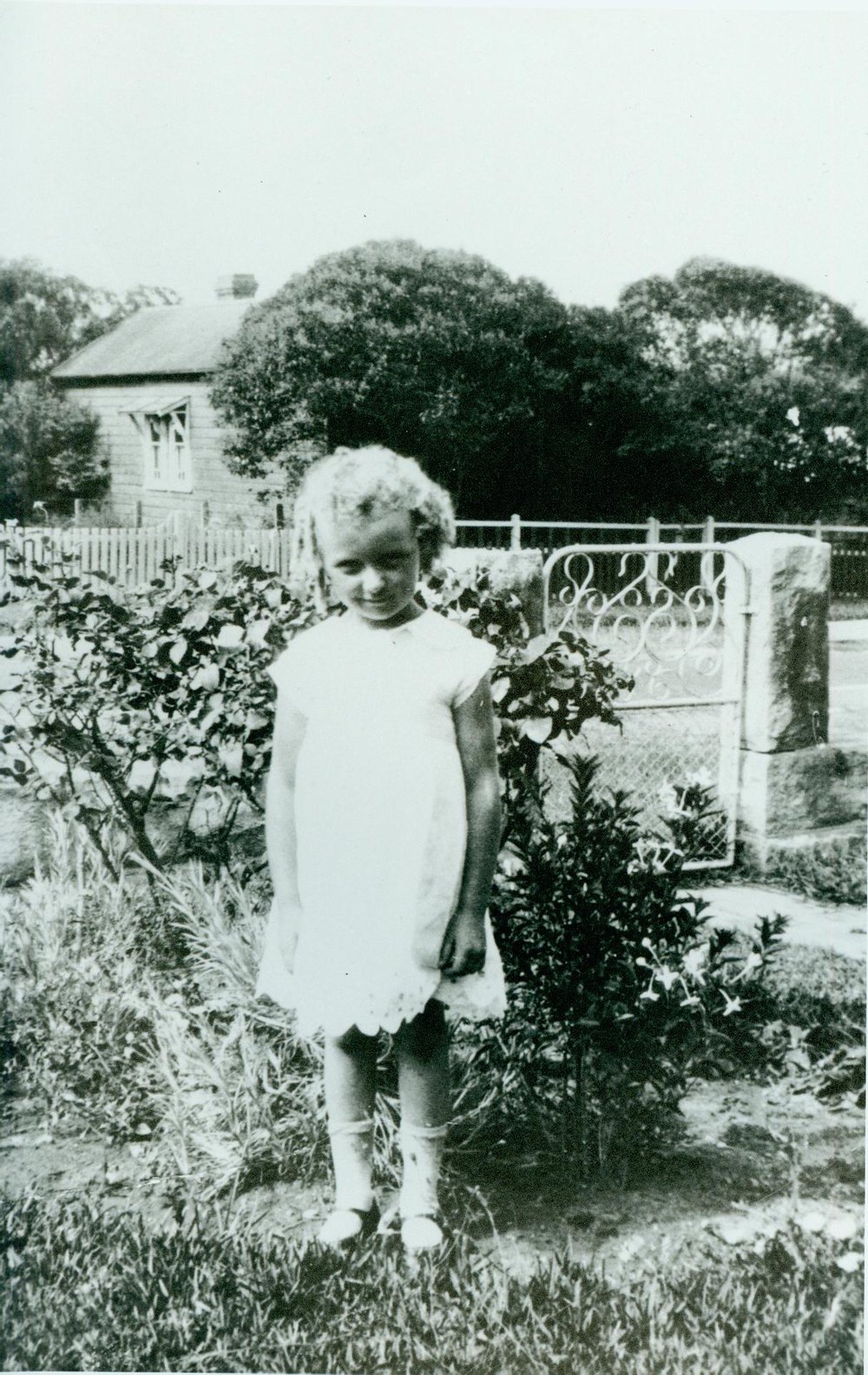 Olga Larkin, Wetherill Street, Narrabeen