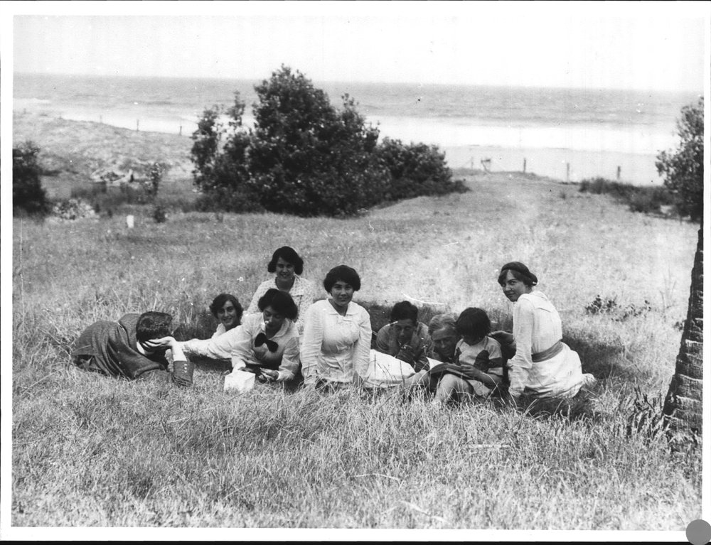 Allen family and friends at Bilgola Beach