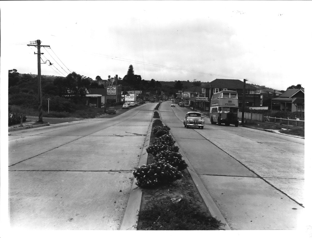 Double decker bus, Pittwater Road, Dee Why