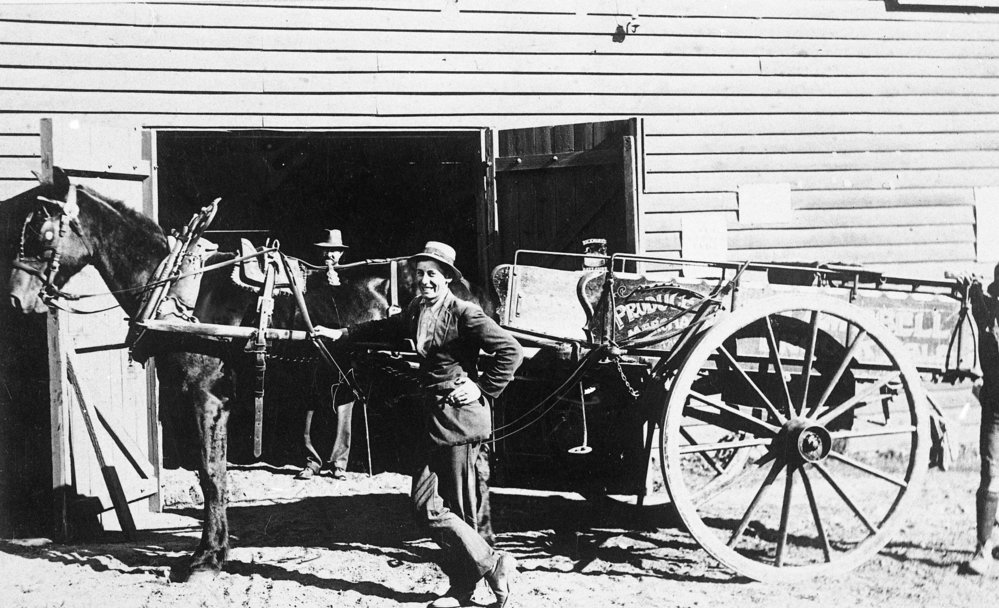 Campbell's Produce Merchant delivery wagon, Brookvale