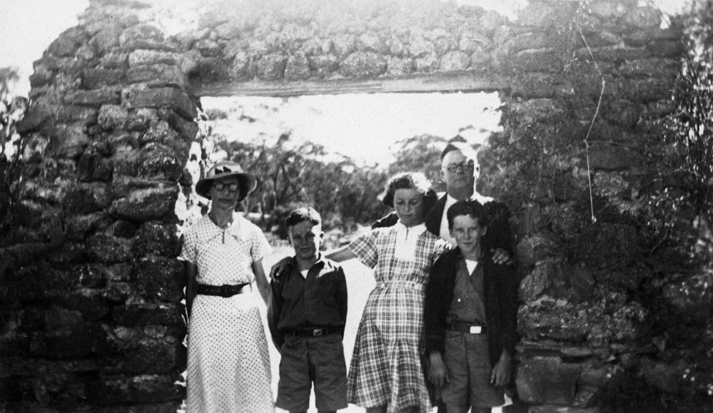 Raffo family on holidays, Blue Mountains