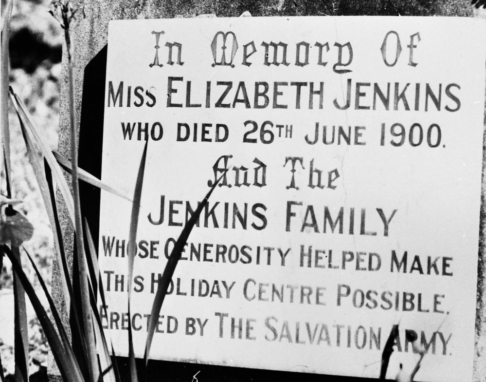 Plaque in memory of Elizabeth Jenkins and Jenkins family, Collaroy
