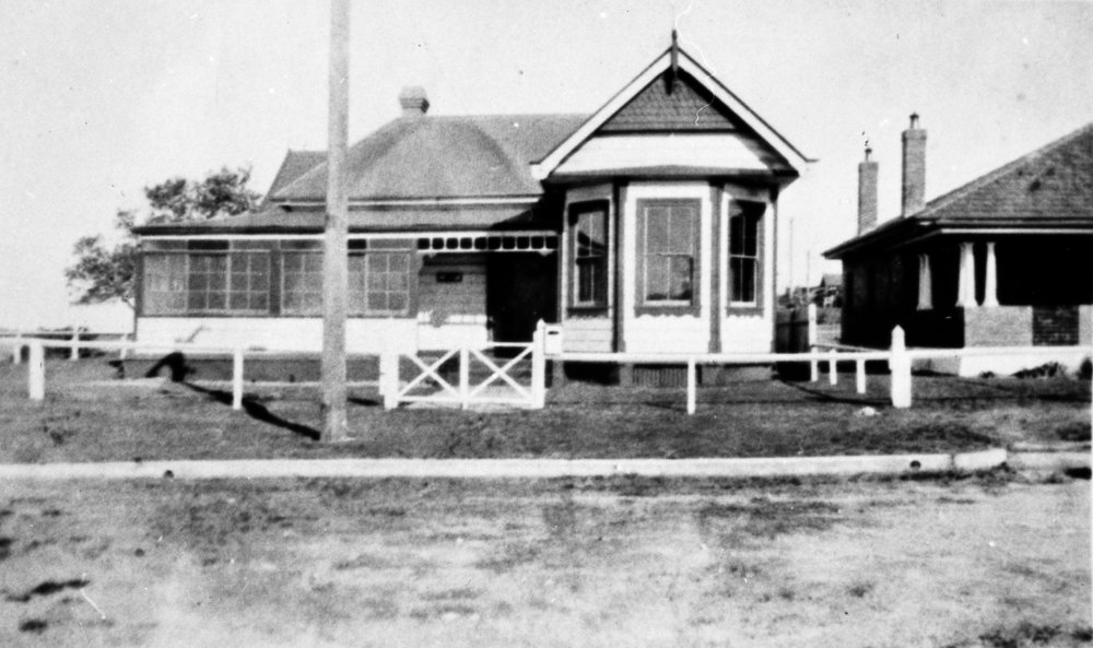 Home of Charles and Ella Hayman, Florence Avenue Collaroy Basin