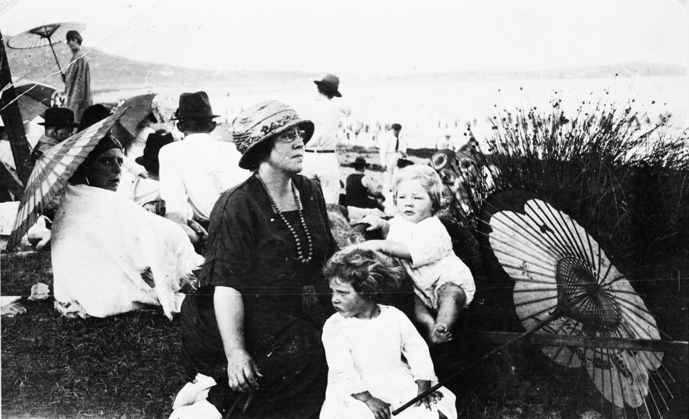 Katherina Hayman with Max and Joyce, Dee Why Beach