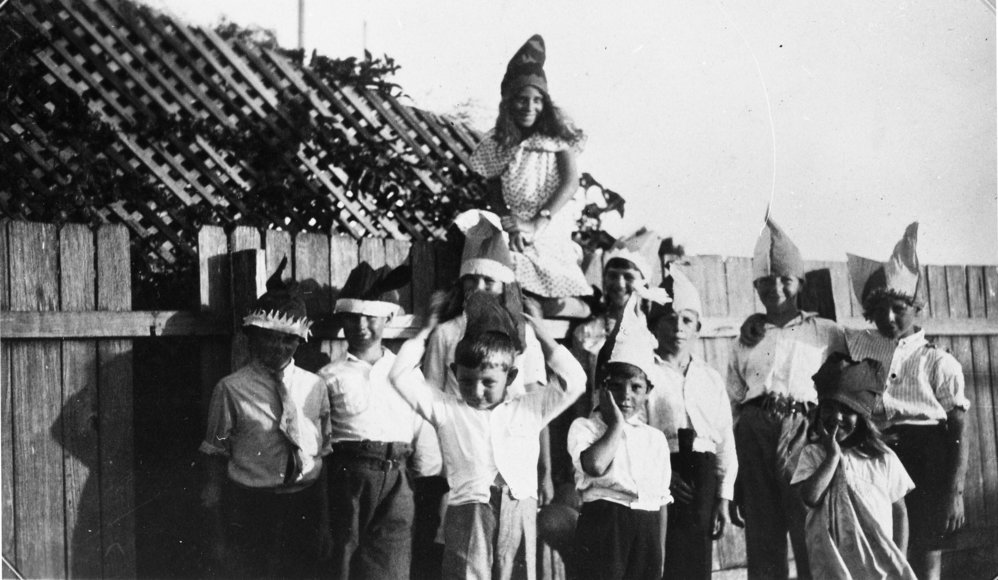 Joyce Hayman's tenth birthday party, Dee Why 