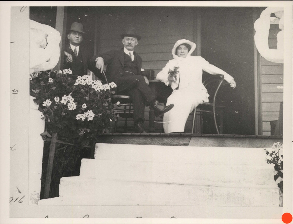 Dame Nellie Melba and party at Bilgola House