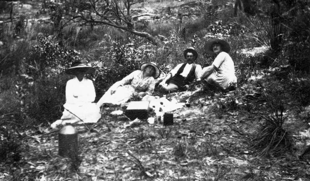 Arthur and Amelia Hews and friends, Frenchs Forest