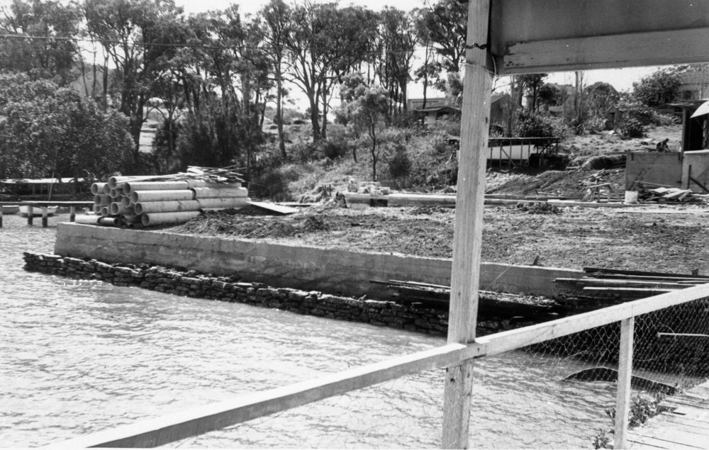 Construction of 'Motel Newport', Queens Parade, Newport