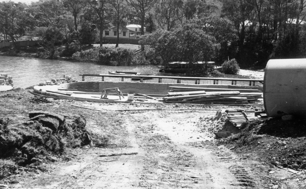 Construction of 'Motel Newport', Queens Parade Newport