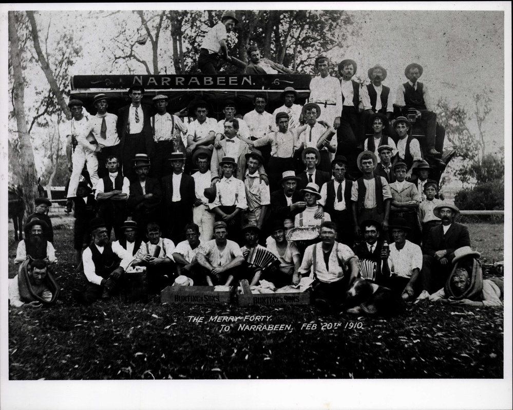 The Merry Forty Horse Bus Service to Narrabeen