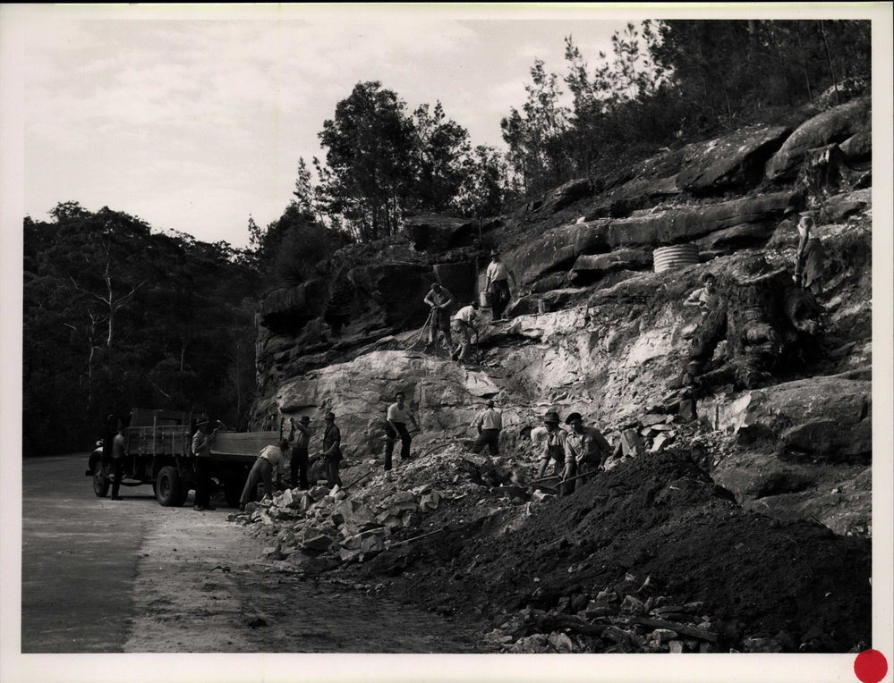 Construction of Wakehurst Parkway, Narrabeen