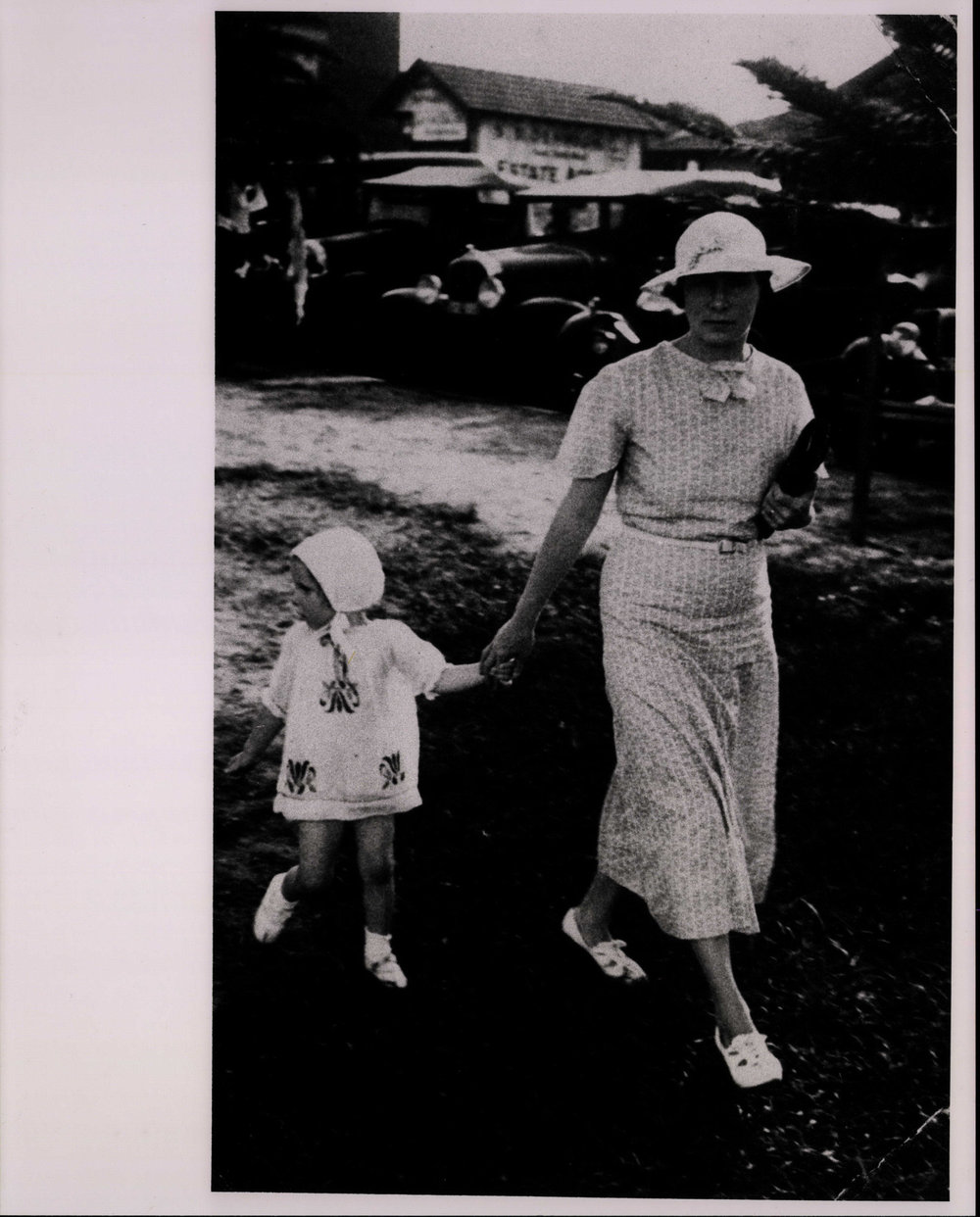 Kathleen and Janet Fryer at Dee Why Beach on Christmas Day