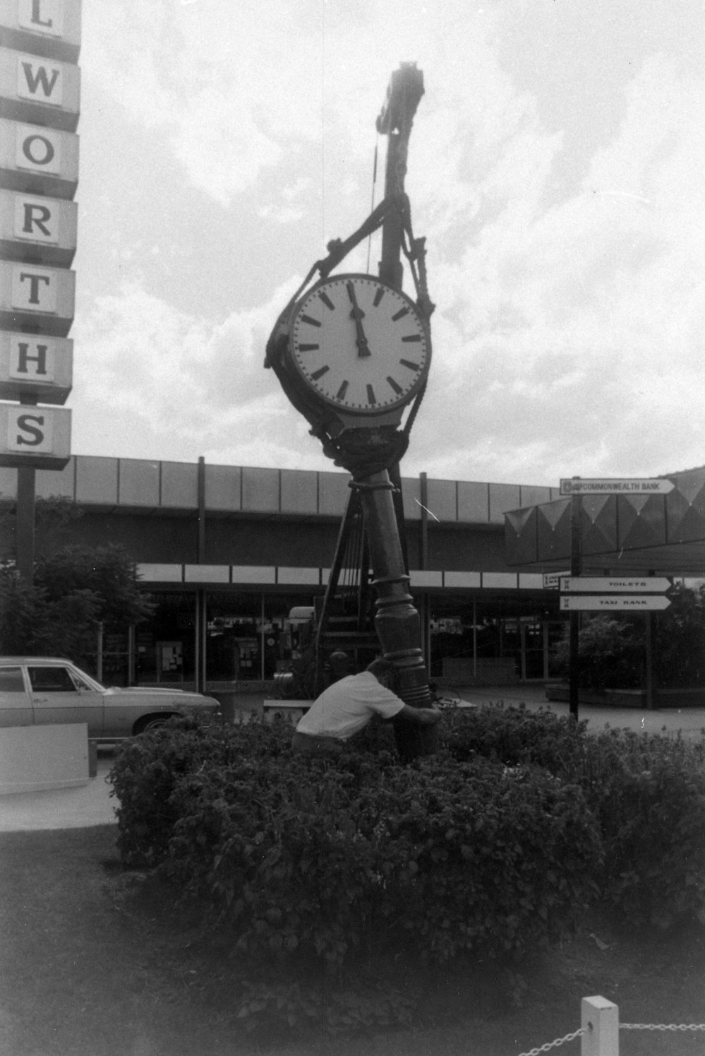 Installation of the clock at Warringah Mall