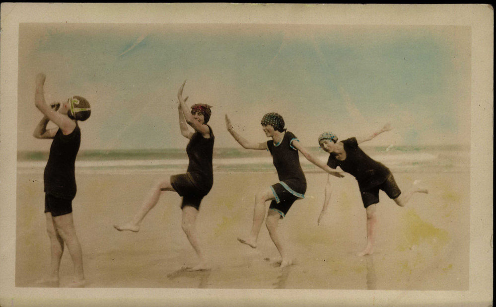 Hilda Kelly and friends on Newport Beach