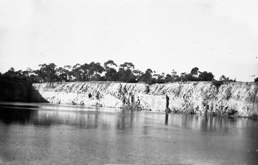 Clay pit near Governor Phillip Lookout, Beacon Hill
