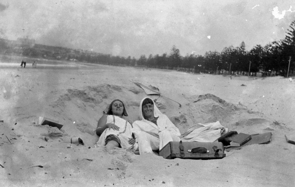 Joyce Beeby and Stanley Yewen at Queenscliff Beach
