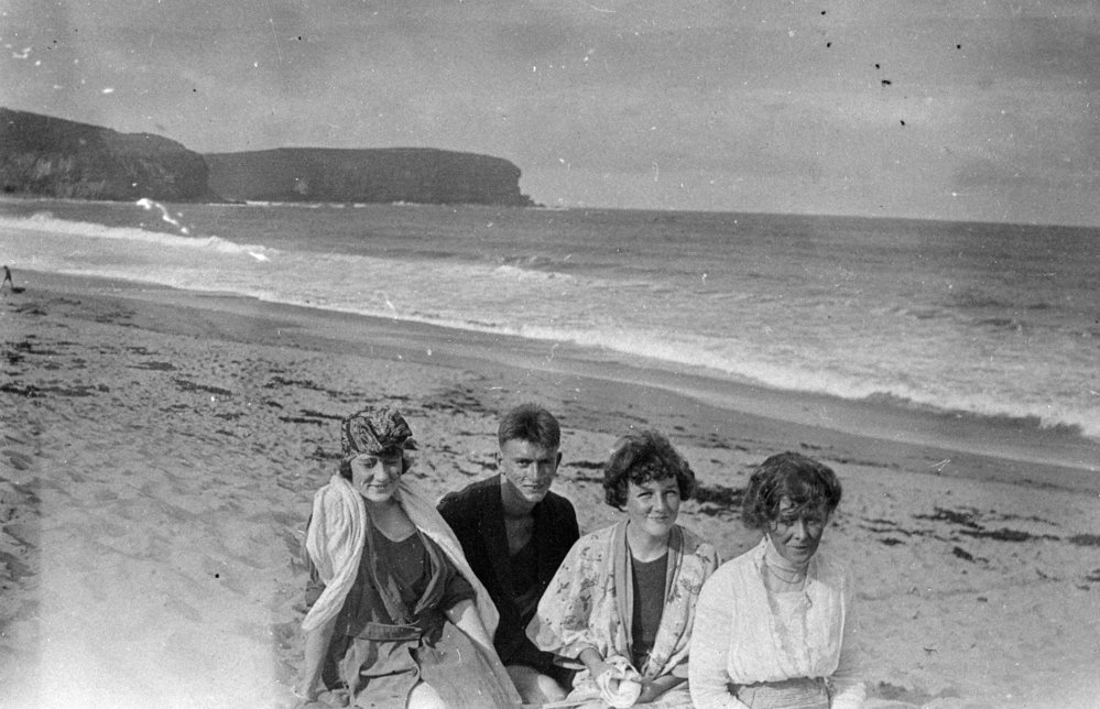 Robert and Stanley Yewen and friends, Christmas, Newport Beach