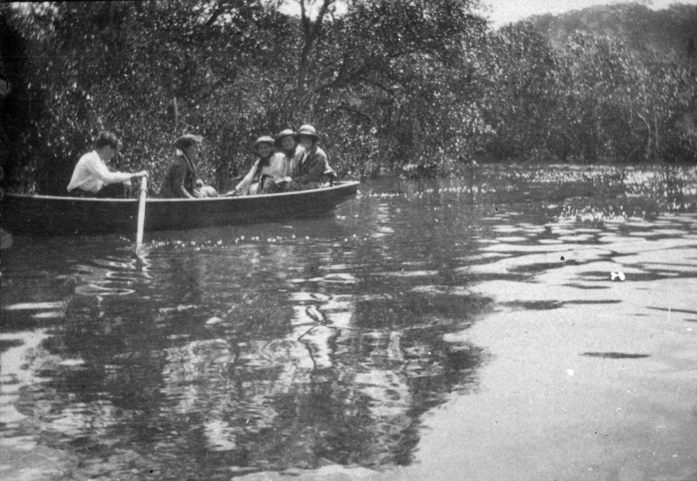 Inglis family and friends boating on Pittwater