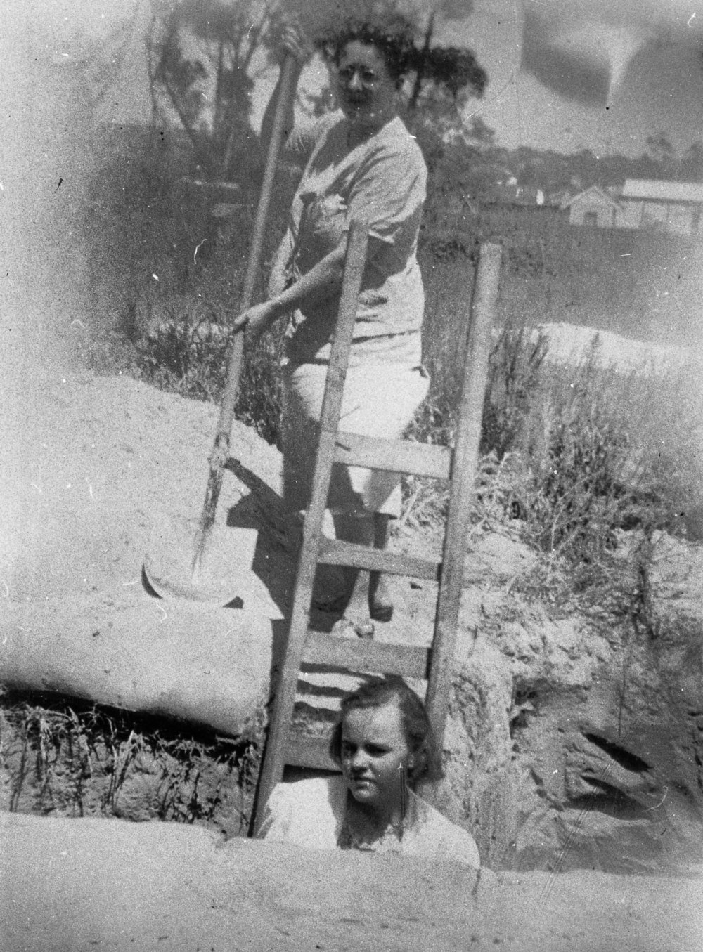 Digging an air raid shelter, North Narrabeen