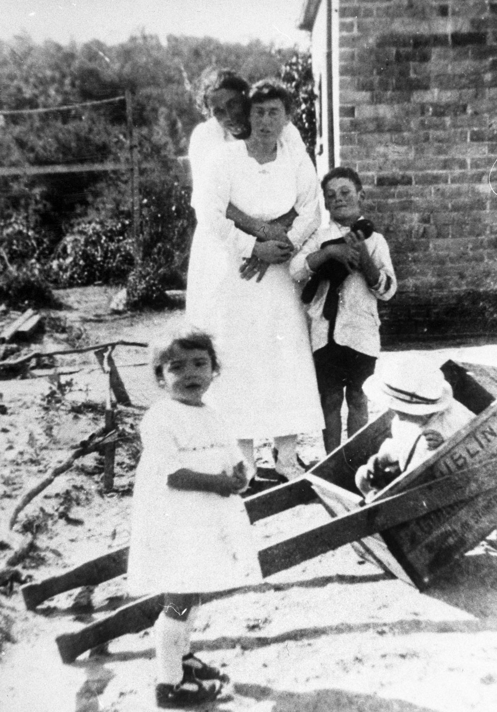 Amber and Barbara McGurgan and children, North Manly