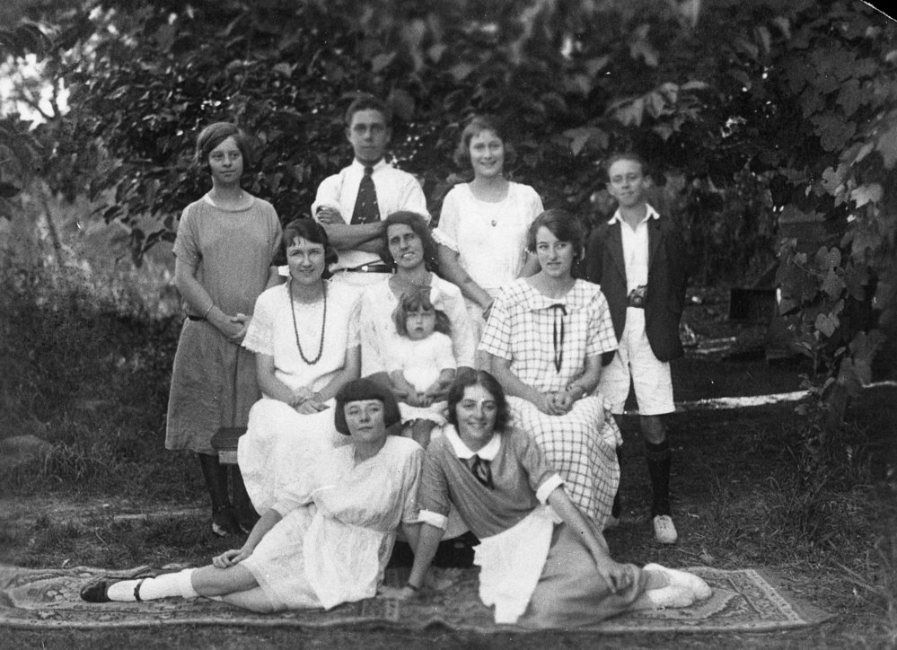 20 MacLean Family photos of Corrie Road, North Manly - 1920-1932