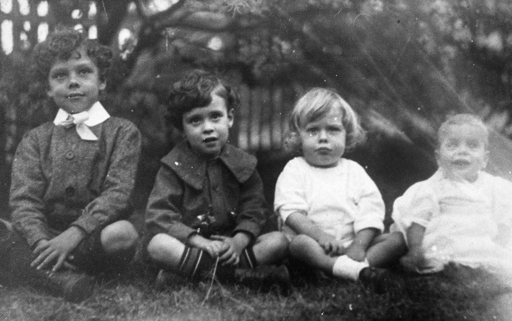 Maclean children in North Manly