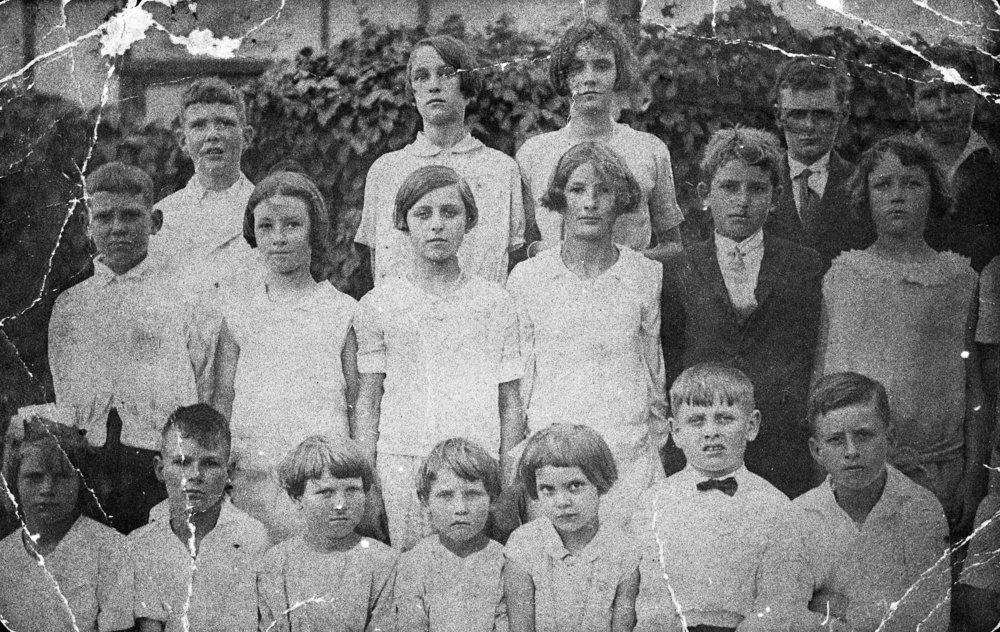 North Manly Baptist Sunday School pupils, 5 Corrie Road, North Manly