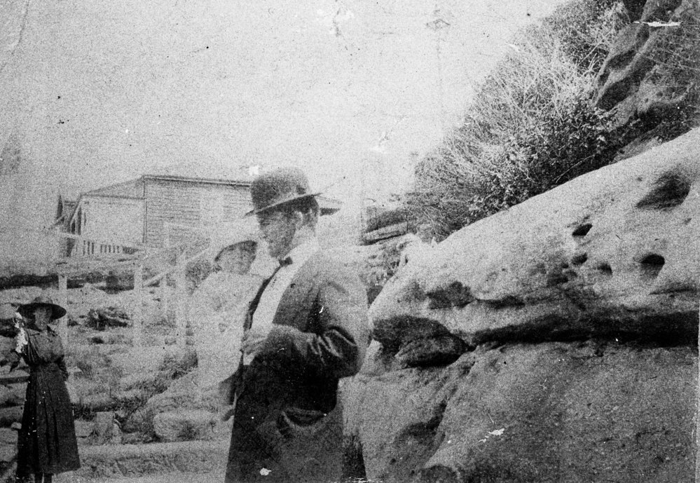 John Sydenham and Beatrice, Queenscliff