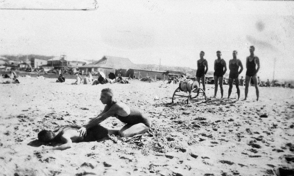 Surf Life Savers reel team, Dee Why Beach