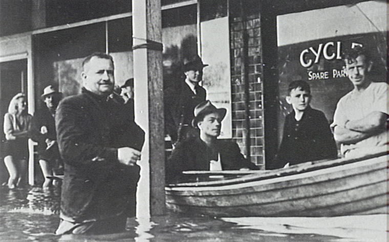 Shops in flood, Narrabeen Lagoon, 1942