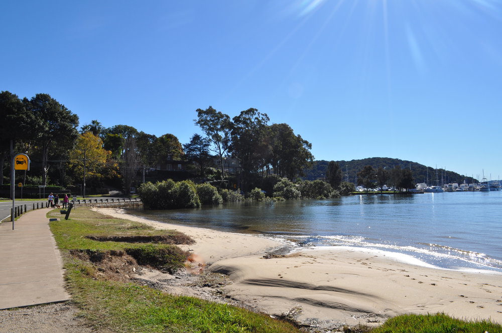 Bayview footpath leading to Church Point on Pittwater Road