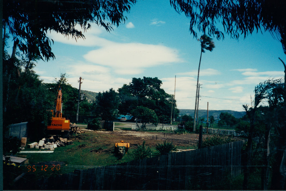 Demolition of 1 Waratah Road, historic, white-ant ridden home, Palm Beach
