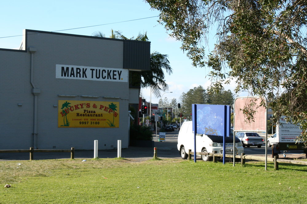 Newport Oval and Lucky's and Pep's Pizza Restaurant, Newport, 2010