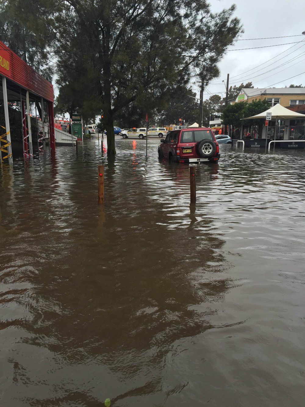 Gondola Street, next to Liquorland looking towards Pittwater Road, Narrabeen, 2016