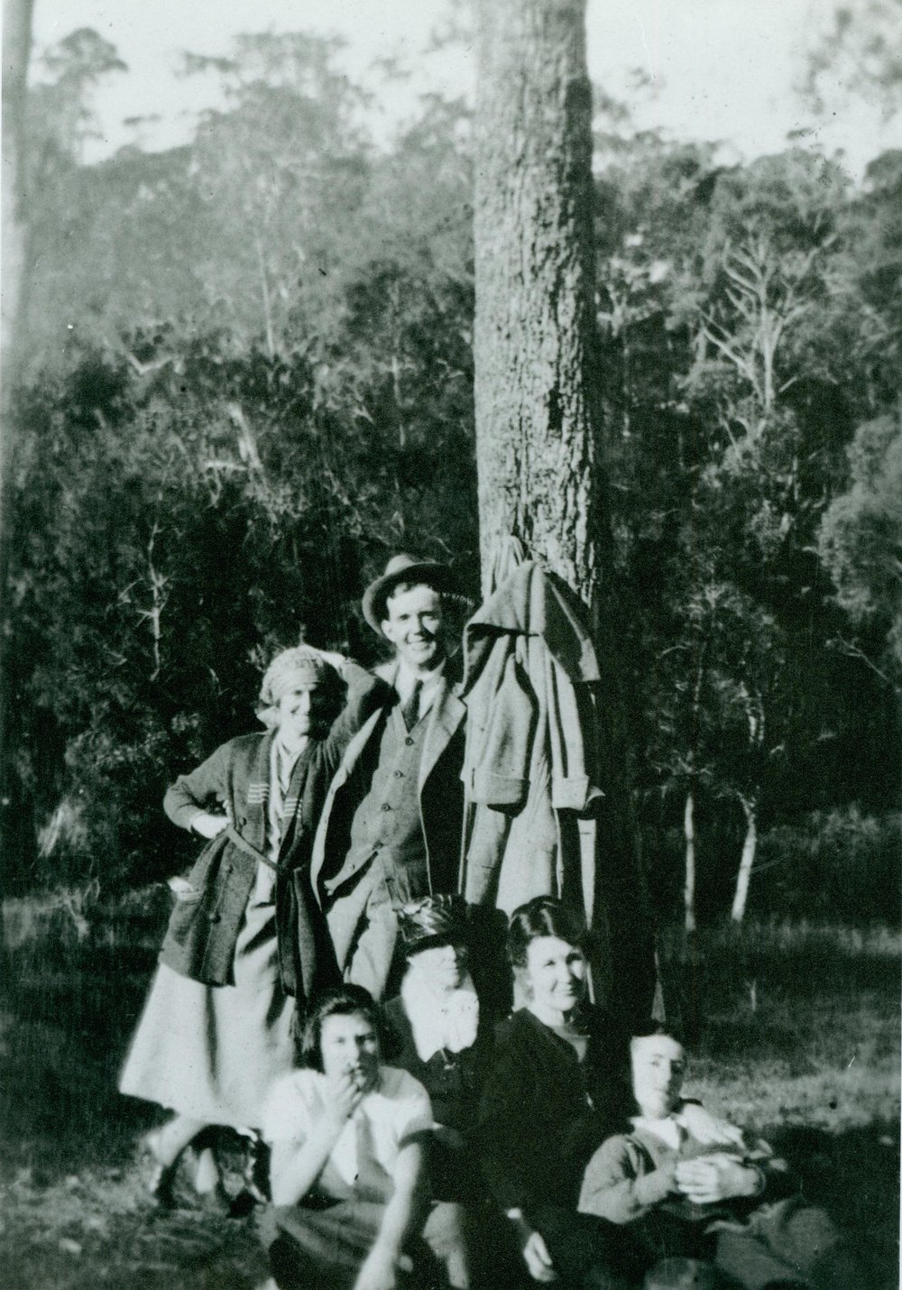 Picnicking at Narrabeen Lagoon, c 1920s