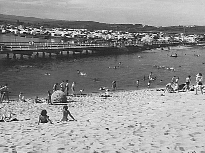 Bridge over mouth of Narrabeen Lakes