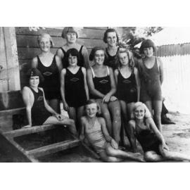 Narrabeen Ladies Amateur Swimming Club members
