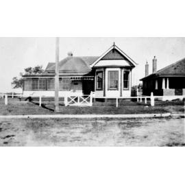 Home of Charles and Ella Hayman, Florence Avenue Collaroy Basin