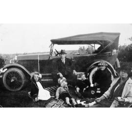 Hayman family with Mr and Mrs Riley, on a picnic