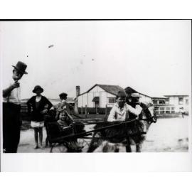 Guy and Bailey Families in Howard Avenue, Dee Why