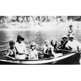 Hayman family boating on Pittwater