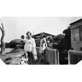 Joyce Hayman with sister Ina and brother Doug, Collaroy Basin