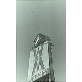 Manly Apex pole sitters, Waringah Mall, 1970