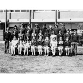 Class photograph (4GI) at Barrenjoey High School, Avalon.