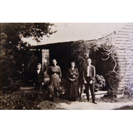 Mrs Florence Larkin with her sister and two sons, William and Jock outside the Larkin Family home, Ingleside, 1916